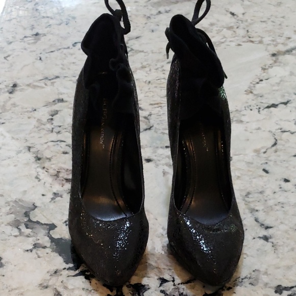 BCBG leather faux snake Holiday heels - Picture 4 of 8